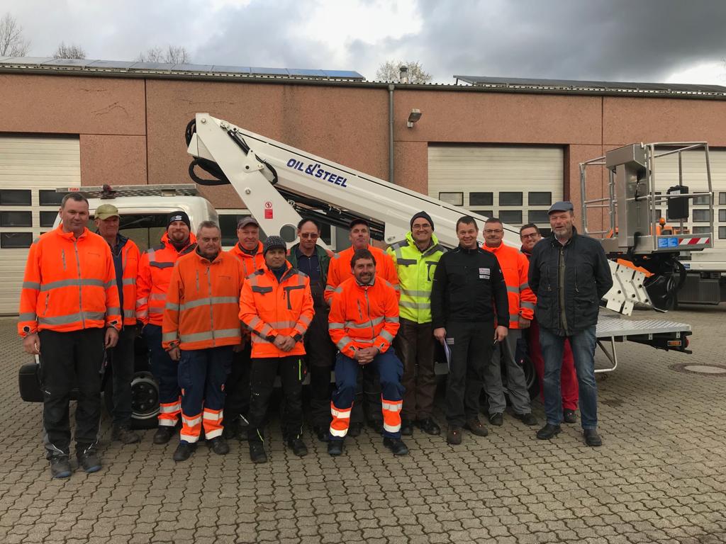 Scorpion 2313 auf Nissan an Stadt Neuenburg